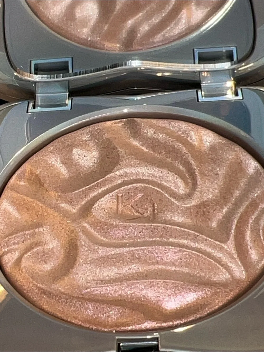 Kiko Milano Lumiverse Sparkle Catcher Highlighter 02 Lunar Dusk- Limited Edition